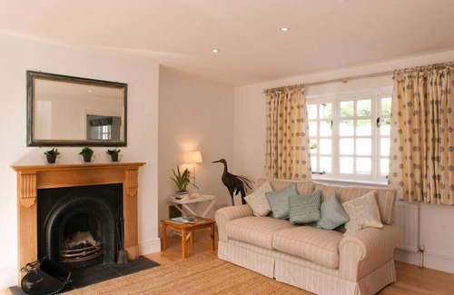 Thurlestone Cottage | HOMEFIELD HOUSE, family friendly, with a garden in Thurlestone