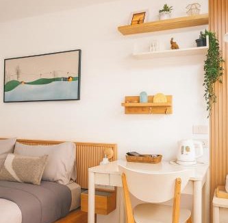 Lat Krabang Ski Chalet | Homeku Guesthouse Room 3 Cozy Stay Close to Suvarnabhumi Airport