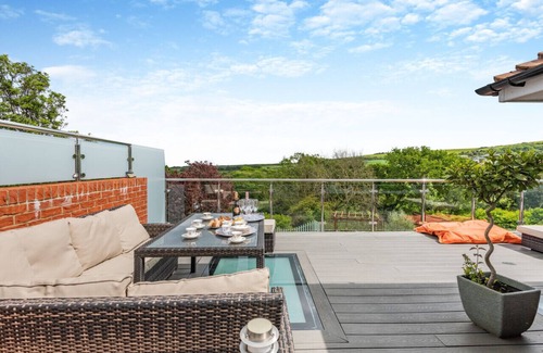 Studland House | Homelands - Five Bedroom House, Sleeps 9