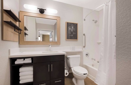 Irvine Industrial Complex-East Hotel | Homelike Extended Stays! Pet-friendly Accommodation with Full Kitchen