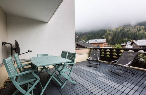 Chamonix City Centre Apartment | Homely 2 bed apartment in the heart of Chamonix with large terrace facing the Aguille du Midi