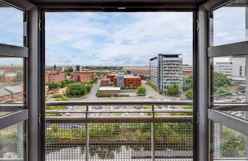 Manchester City Centre Apartment | Homely 2-Beds 2-Bath Apartment in Manchester