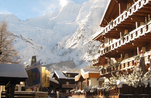 Saas-Fee Ski Chalet | Homely and Sunny 3 Bedrooms Chalet to Enjoy Vacation or Work in High Mountains