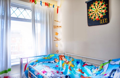 Bedworth House | Homely & Comfortable cozy house near Coventry & Birmingham NEC.