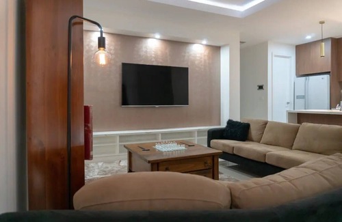 Tarneit House | Homely Getaway with Major Movie Apps 65" Smart TV