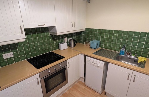 Chapelizod Apartment | Homely & Spacious 2BD Close to Phoenix Park & City