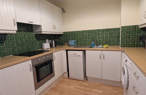 Chapelizod Apartment | Homely & Spacious 2BD Close to Phoenix Park & City