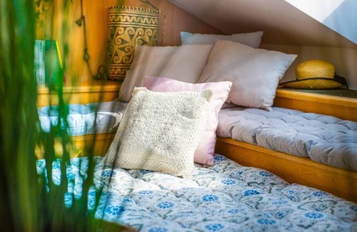 Ammerland Apartment | Homely Stay in a romantic lodging with sauna & gym