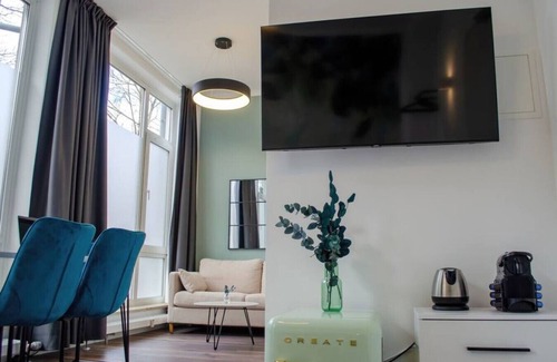 Sendlinger Feld Apartment | Homely Stay Studio6 - Modern with feel-good factor