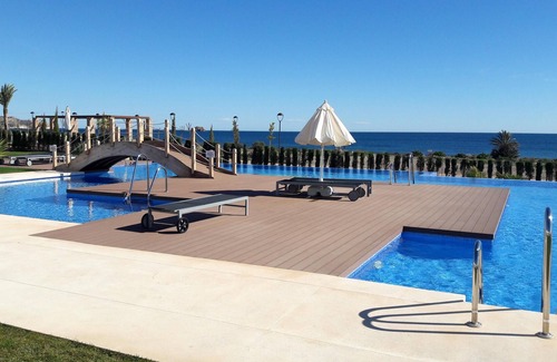 Mar de Pulpi Apartment | Homerez - 100 m away from the beach! Appartement with shared pool and jacuzzi
