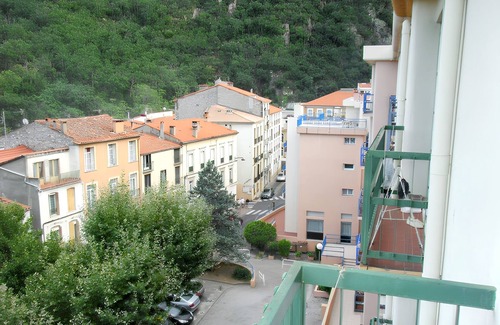 Amelie-les-Bains-Palalda Apartment | Homerez - Studio with Balcony in Amélie-les-Bains