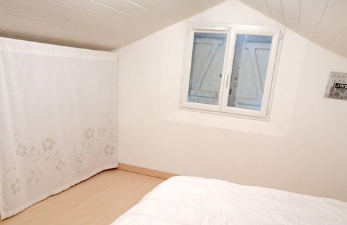 La Chaussee-Saint-Victor House | Homerez - House for 2 ppl. with garden and terrace at La Chaussée-Saint-Victor
