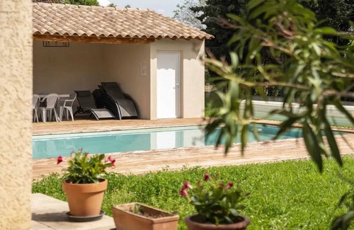 Saint-Laurent-La-Vernede Villa | Homerez - Villa Saint-Laurent-la-Vernède