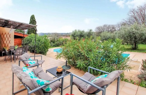 Saint-Maurice-sur-Eygues Villa | Homerez - Villa in Saint-Maurice-sur-Eygues