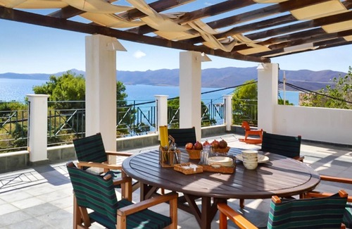 Karystos Villa | Homerez - 10 m away from the beach! Villa for 12 ppl. with sea view at Karistos