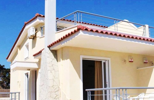 Velon Apartment | Homerez - 100 m away from the beach! Appartement for 6 ppl. with jacuzzi
