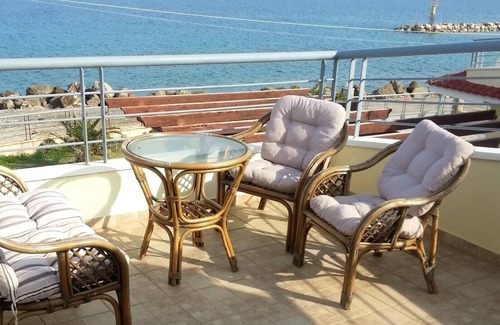 Velon House | Homerez - 100 m away from the beach! House for 5 ppl. with sea view at Kiato