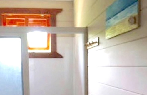 Albion House | Homerez - 100m from the beach! House for 3 people with pool access