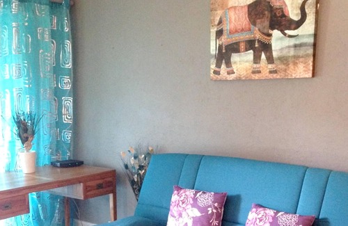 L'Autre-Bord Apartment | Homerez - 30 m away from the beach! Studio for 2 ppl. with garden at Le Moule