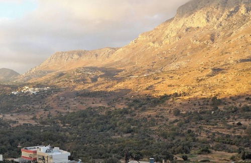 Akoumia Apartment | Homerez - 80m² Apartment Mountain View Akoumia