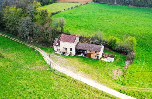 Bremur-et-Vaurois House | Homerez - Amazing house for 7 ppl. at Brémur-et-Vaurois