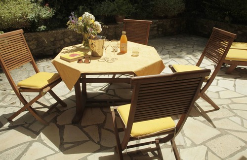 Forcalquier Apartment | Homerez - Amazing appartement for 2 ppl. with shared pool at Forcalquier