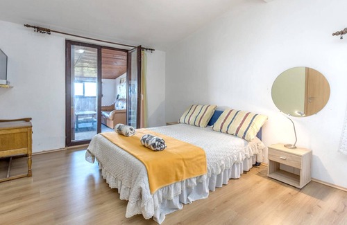 Klenovica Apartment | Homerez - Amazing appartement for 10 ppl. with sea view and terrace at Klenovica