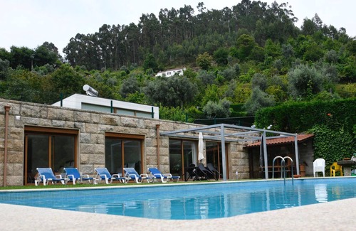 Canicada Villa | Homerez - Amazing villa for 8 ppl. with swimming-pool and balcony at Caniçada