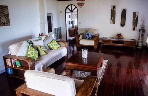 Zig Zag Ward Apartment | Homerez - Apartement 5 km away from the beach for 2 ppl. at Les Mamelles