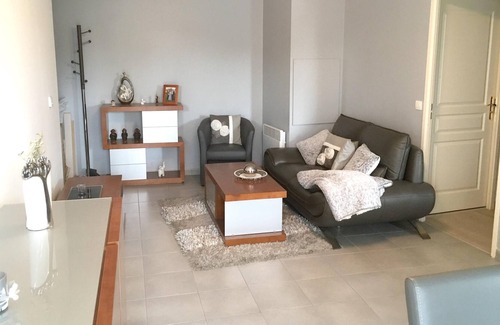 Bagnolet Apartment | Homerez - Apartment in Bagnolet