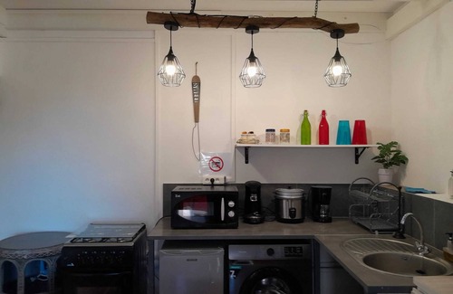 Petite-ÃŽle Apartment | Homerez - Apartment in Saint-Joseph.