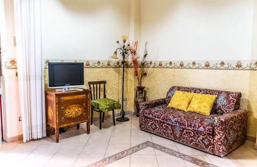 Favara Apartment | Homerez - Appartement 8 km away from the beach for 4 ppl. with terrace at Favara