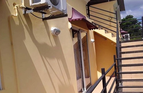 Grand-Baie Apartment | Homerez - Appartement 400 m away from the beach for 6 ppl. with shared pool