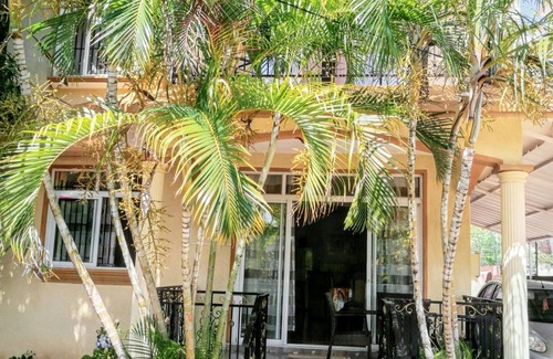 Flic-en-Flac Apartment | Homerez - Apt Flic en Flac, garden view