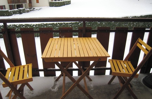Bernex Apartment | Homerez - Apt in Bernex, mountain view