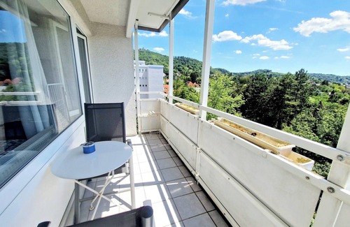 Auerbach Apartment | Homerez - Apt. mountain view Auerbach