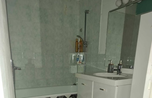 Chalon-sur-Saone Apartment | Homerez - Beautiful appartement for 4 ppl. with balcony at Chalon-sur-Saône