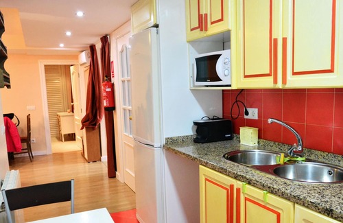 Distrito Centro-Casco-Antiguo Apartment | Homerez - Beautiful apartement for 4 ppl. with terrace at Cáceres