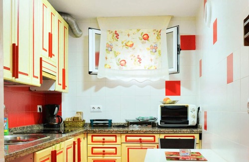 Distrito Centro-Casco-Antiguo Apartment | Homerez - Beautiful apartement for 4 ppl. with terrace at Cáceres