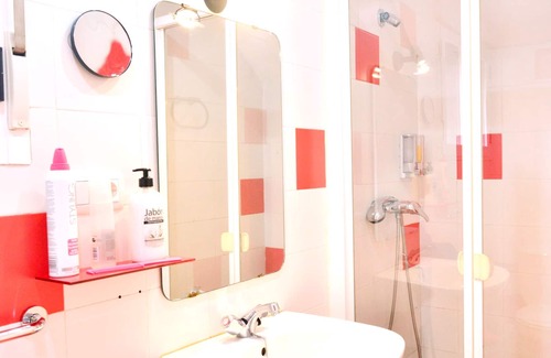 Distrito Centro-Casco-Antiguo Apartment | Homerez - Beautiful apartement for 4 ppl. with terrace at Cáceres