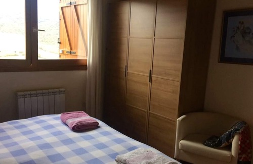 Aravell Apartment | Homerez - Beautiful appartement for 6 ppl. with garden and balcony at Lleida