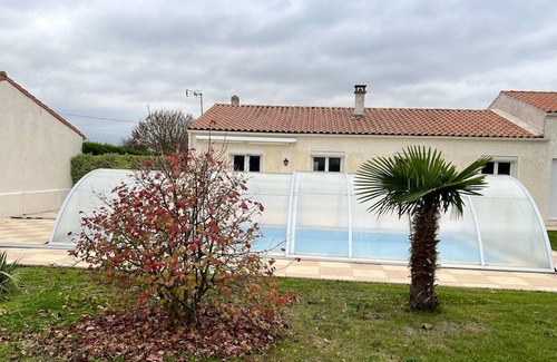 Saint Froult Villa | Homerez - Beautiful villa 1 km away from the beach for 6 ppl. with swimming-pool