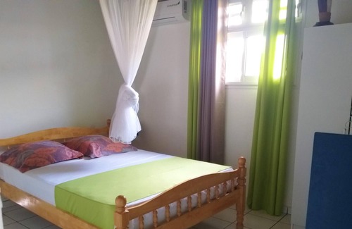Petit-Canal House | Homerez - Beautiful house for 7 ppl. with shared pool and terrace at Petit-Canal