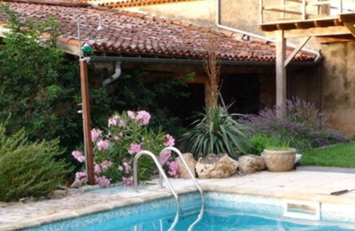 Massaguel House | Homerez - Beautiful house for 5 ppl. with shared pool and garden at Massaguel