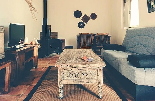 Canamero House | Homerez - Beautiful house for 4 ppl. with shared pool and terrace at Cañamero