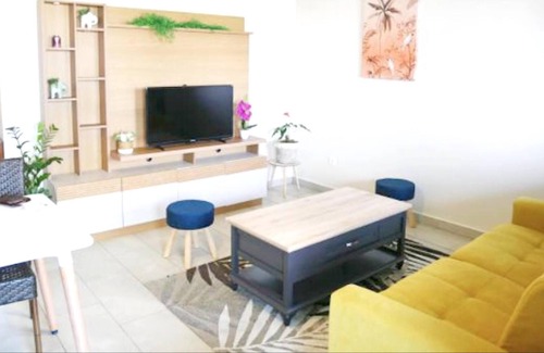 Centre-Ville Apartment | Homerez - Beautiful appartement for 7 ppl. with balcony at Saint-Pierre