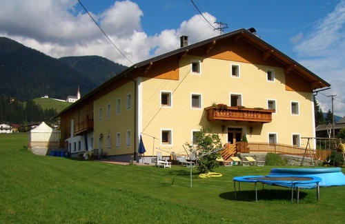 Strassen Apartment | Homerez - Big appartement for 19 ppl. with shared pool and terrace at Strassen