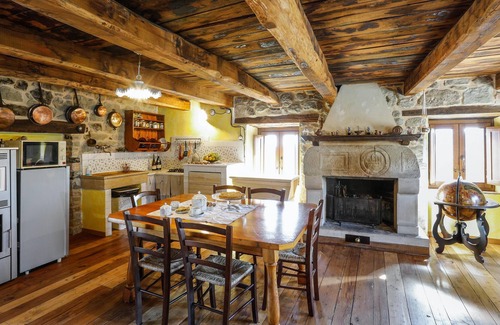 Roccafluvione Ski Chalet | Homerez - Big chalet for 10 ppl. with jacuzzi, terrace and balcony at Meschia
