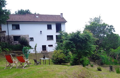Gondomar House | Homerez - Big house for 11 ppl. with garden, terrace and balcony at Pontevedra
