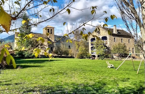 Albella House | Homerez - Big house for 18 ppl. with garden at Albella